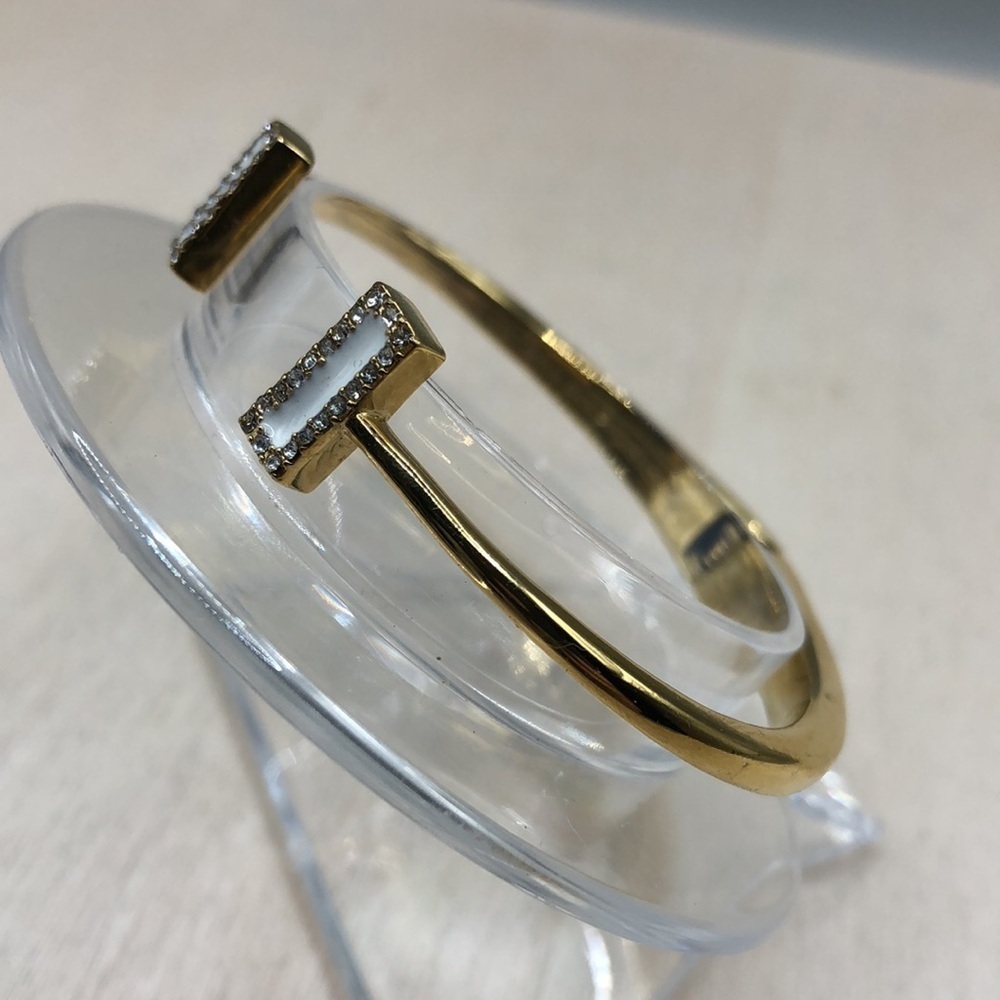 Kate Spade Open Hinge Bangle Gold Tone Great For Layering or Minimalist Style - Picture 4 of 6